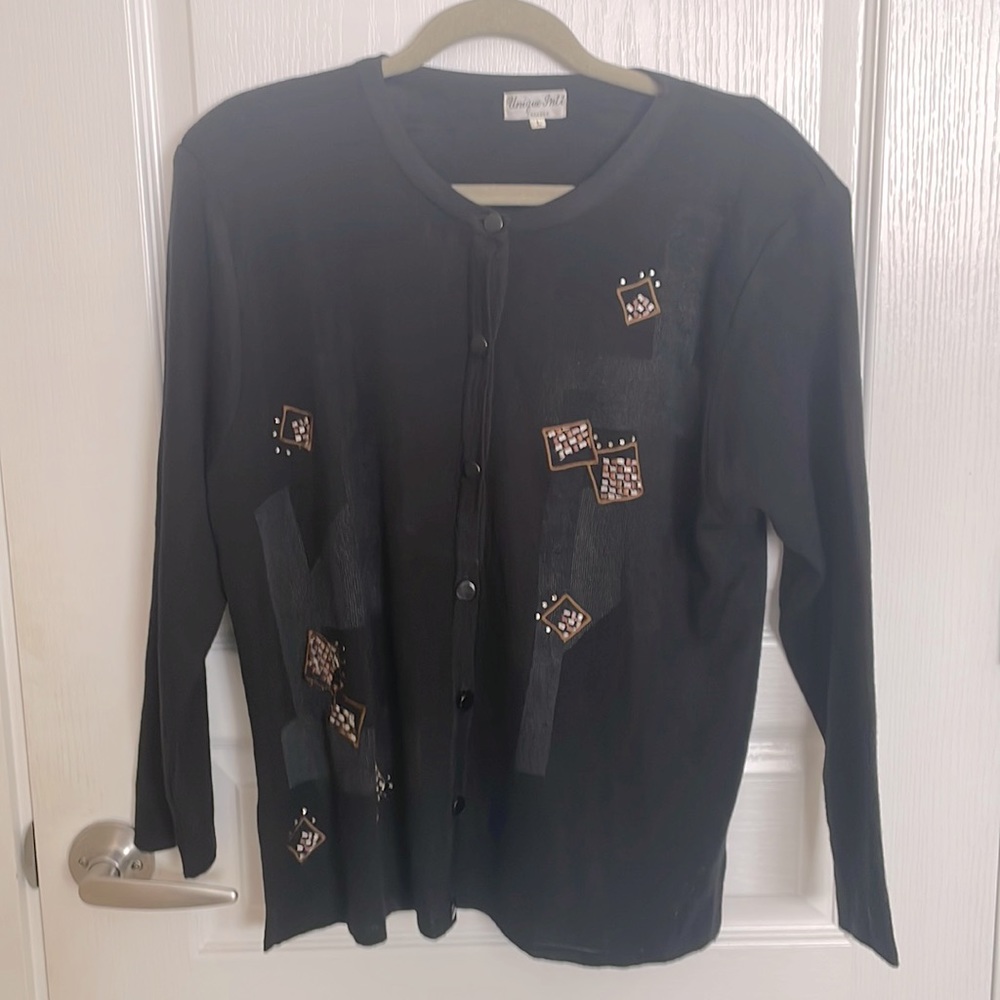 Wool cardigan with embroidery